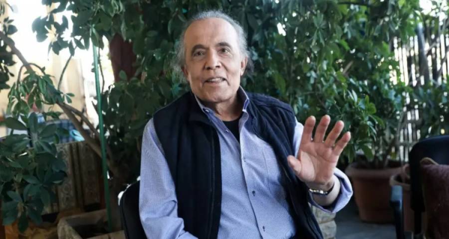 &Pi;έ&theta;&alpha;&nu;&epsilon; &sigma;&epsilon; &eta;&lambda;&iota;&kappa;ί&alpha; 82 &epsilon;&tau;ώ&nu; &omicron; &Lambda;ά&kappa;&eta;&sigmaf; &Chi;&alpha;&lambda;&kappa;&iota;ά&sigmaf; -&Sigma;ί&gamma;&eta;&sigma;&epsilon; &mu;&iota;&alpha; &sigma;&pi;&omicron;&upsilon;&delta;&alpha;ί&alpha; &phi;&omega;&nu;ή &tau;&eta;&sigmaf; &epsilon;&lambda;&lambda;&eta;&nu;&iota;&kappa;ή&sigmaf; &pi;&alpha;&rho;&alpha;&delta;&omicron;&sigma;&iota;&alpha;&kappa;ή&sigmaf; &mu;&omicron;&upsilon;&sigma;&iota;&kappa;ή&sigmaf;