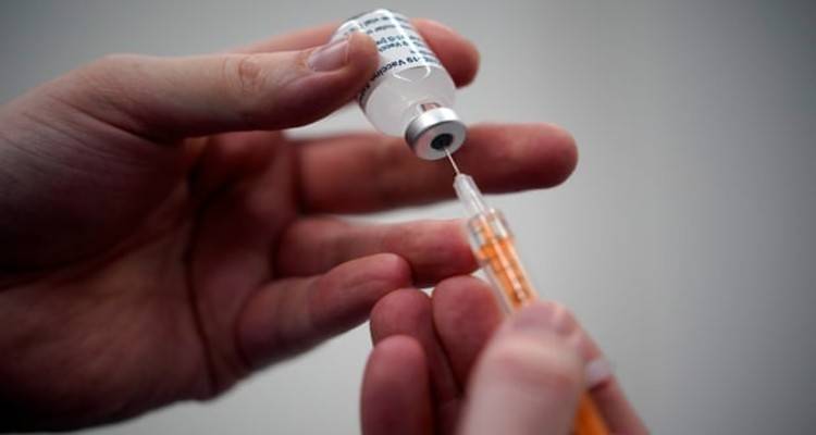 &Beta;&rho;&epsilon;&tau;&alpha;&nu;ί&alpha; &ndash; &Kappa;&omicron;&rho;&omicron;&nu;&omicron;ϊό&sigmaf;: &Nu;&alpha; έ&chi;&omicron;&upsilon;&nu; &epsilon;&mu;&beta;&omicron;&lambda;&iota;&alpha;&sigma;&tau;&epsilon;ί &omega;&sigmaf; &tau;&omicron;&nu; &Mu;ά&iota;&omicron; ό&lambda;&epsilon;&sigmaf; &omicron;&iota; &omicron;&mu;ά&delta;&epsilon;&sigmaf; &upsilon;&psi;&eta;&lambda;&omicron;ύ &kappa;&iota;&nu;&delta;ύ&nu;&omicron;&upsilon;, &sigma;&chi;&epsilon;&delta;&iota;ά&zeta;&epsilon;&iota; &eta; &kappa;&upsilon;&beta;έ&rho;&nu;&eta;&sigma;&eta;