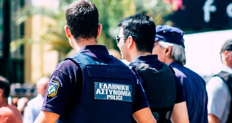 &laquo;Kanesex&raquo;: &Tau;&alpha; &mu;&eta;&nu;ύ&mu;&alpha;&tau;&alpha; &pi;&omicron;&upsilon; &beta;&rho;έ&theta;&eta;&kappa;&alpha;&nu; &sigma;&tau;&omicron; &kappa;&iota;&nu;&eta;&tau;ό &tau;&omicron;&upsilon; &alpha;&sigma;&tau;&upsilon;&nu;&omicron;&mu;&iota;&kappa;&omicron;ύ &pi;&omicron;&upsilon; &sigma;&upsilon;&nu;&epsilon;&lambda;ή&phi;&theta;&eta; &gamma;&iota;&alpha; &epsilon;&mu;&pi;&omicron;&rho;ί&alpha; &alpha;&nu;&theta;&rho;ώ&pi;&omega;&nu;