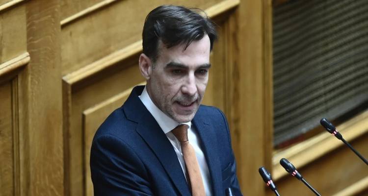 &Omicron; &alpha;&nu;&epsilon;&xi;ά&rho;&tau;&eta;&tau;&omicron;&sigmaf; &beta;&omicron;&upsilon;&lambda;&epsilon;&upsilon;&tau;ή&sigmaf; &Mu;. &Chi;&omicron;&upsilon;&rho;&delta;ά&kappa;&eta;&sigmaf; &epsilon;&nu;&tau;ά&sigma;&sigma;&epsilon;&tau;&alpha;&iota; &sigma;&tau;&eta;&nu; &Kappa;&Omicron; &tau;&omicron;&upsilon; &Pi;&Alpha;&Sigma;&Omicron;&Kappa; -&Tau;&omicron; &alpha;&nu;&alpha;&kappa;&omicron;&iota;&nu;ώ&nu;&epsilon;&iota; &tau;&omicron; &mu;&epsilon;&sigma;&eta;&mu;έ&rho;&iota; &omicron; &Alpha;&nu;&delta;&rho;&omicron;&upsilon;&lambda;ά&kappa;&eta;&sigmaf;