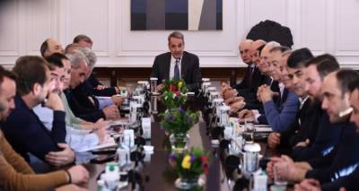 &Mu;&eta;&tau;&sigma;&omicron;&tau;ά&kappa;&eta;&sigmaf; &sigma;&epsilon; &alpha;&gamma;&rho;ό&tau;&epsilon;&sigmaf; &sigma;&tau;&omicron; &Mu;&alpha;&xi;ί&mu;&omicron;&upsilon;: &Tau;&iota;&sigmaf; &epsilon;&xi;&epsilon;&lambda;ί&xi;&epsilon;&iota;&sigmaf; &tau;&iota;&sigmaf; &delta;&iota;&alpha;&mu;&omicron;&rho;&phi;ώ&nu;&omicron;&upsilon;&nu; &omicron;&iota; &pi;&alpha;&rho;ό&nu;&tau;&epsilon;&sigmaf; &kappa;&alpha;&iota; ό&chi;&iota; &omicron;&iota; &alpha;&pi;ό&nu;&tau;&epsilon;&sigmaf; | &Sigma;&upsilon;&nu;&epsilon;&chi;ί&zeta;&epsilon;&tau;&alpha;&iota; &eta; &sigma;&upsilon;&nu;ά&nu;&tau;&eta;&sigma;&eta;