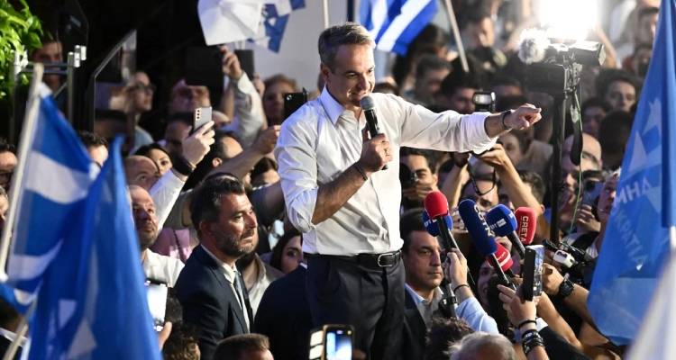 &Sigma;&tau;&iota;&sigmaf; 13:00 &omicron;&rho;&kappa;ί&zeta;&epsilon;&tau;&alpha;&iota; &pi;&rho;&omega;&theta;&upsilon;&pi;&omicron;&upsilon;&rho;&gamma;ό&sigmaf; &omicron; &Kappa;. &Mu;&eta;&tau;&sigma;&omicron;&tau;ά&kappa;&eta;&sigmaf; | &Tau;&omicron; &alpha;&pi;ό&gamma;&epsilon;&upsilon;&mu;&alpha; &alpha;&nu;&alpha;&kappa;&omicron;&iota;&nu;ώ&nu;&epsilon;&tau;&alpha;&iota; &eta; &kappa;&upsilon;&beta;έ&rho;&nu;&eta;&sigma;&eta;, ό&lambda;&alpha; &tau;&alpha; &omicron;&nu;ό&mu;&alpha;&tau;&alpha;