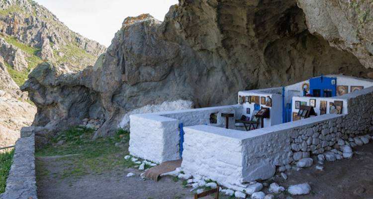 &Lambda;ή&mu;&nu;&omicron;&sigmaf;: &delta;&epsilon; &mu;&omicron;&iota;ά&zeta;&epsilon;&iota; &mu;&epsilon; &kappa;&alpha;&nu;έ&nu;&alpha; &nu;&eta;&sigma;ί!