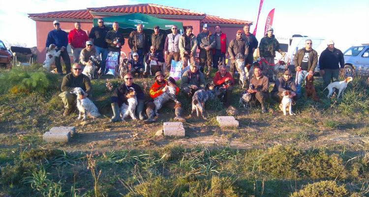 &Mu;&epsilon; &tau;&iota;&sigmaf; &kappa;&alpha;&lambda;ύ&tau;&epsilon;&rho;&epsilon;&sigmaf; &epsilon;&nu;&tau;&upsilon;&pi;ώ&sigma;&epsilon;&iota;&sigmaf; &omicron;&lambda;&omicron;&kappa;&lambda;&eta;&rho;ώ&theta;&eta;&kappa;&alpha;&nu; &omicron;&iota; &alpha;&gamma;ώ&nu;&epsilon;&sigmaf; &pi;&rho;&alpha;&kappa;&tau;&iota;&kappa;&omicron;ύ &kappa;&upsilon;&nu;&eta;&gamma;&iota;&omicron;ύ &sigma;&tau;&eta; &Lambda;ή&mu;&nu;&omicron; (photos + mp3)