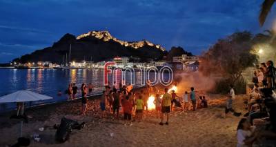 &Phi;&omega;&tau;&omicron;&gamma;&rho;&alpha;&phi;ί&alpha;: &Alpha;&nu;&theta;ή &Kappa;&alpha;&rho;&beta;έ&lambda;&lambda;&eta;