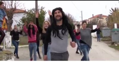 &Sigma;&epsilon; &laquo;&pi;&upsilon;&rho;&epsilon;&tau;ό&raquo; &kappa;&alpha;&rho;&nu;&alpha;&beta;&alpha;&lambda;&iota;&omicron;ύ &eta; &Pi;&lambda;ά&kappa;&alpha; | &Delta;&epsilon;ί&tau;&epsilon; &tau;&omicron; &beta;ί&nu;&tau;&epsilon;&omicron; &kappa;&lambda;&iota;&pi; &alpha;&lambda;&lambda;ά &hellip; &Mu;ά&nu;&tau;&iota;&sigma;&sigma;&alpha;