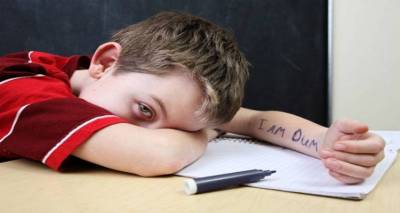 &Tau;&omicron; &Theta;ά&nu;&omicron;&sigmaf; &mu;&iota;&lambda;ά&epsilon;&iota; &gamma;&iota;&alpha; &tau;&omicron; &Sigma;&chi;&omicron;&lambda;&iota;&kappa;ό &Epsilon;&kappa;&phi;&omicron;&beta;&iota;&sigma;&mu;ό &kappa;&alpha;&iota; &tau;&iota;&sigmaf; &Mu;&alpha;&theta;&eta;&sigma;&iota;&alpha;&kappa;έ&sigmaf; &Delta;&upsilon;&sigma;&kappa;&omicron;&lambda;ί&epsilon;&sigmaf;