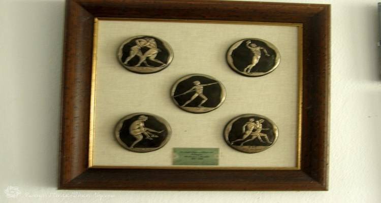 &Tau;&omicron; &Pi;έ&nu;&tau;&alpha;&theta;&lambda;&omicron; έ&chi;&epsilon;&iota; &pi;&alpha;&tau;&rho;ί&delta;&alpha; &tau;&eta; &Lambda;ή&mu;&nu;&omicron;