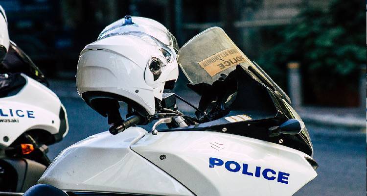 &laquo;&Mu;ά&lambda;&lambda;&omicron;&nu; &alpha;&pi;ό &lambda;ά&theta;&omicron;&sigmaf; &pi;&upsilon;&rho;&omicron;&beta;ό&lambda;&eta;&sigma;&epsilon; &omicron; 14&chi;&rho;&omicron;&nu;&omicron;&sigmaf; &tau;&omicron;&nu; &alpha;&delta;&epsilon;&lambda;&phi;ό &tau;&omicron;&upsilon;&raquo; | &Pi;ώ&sigmaf; &sigma;&upsilon;&nu;έ&beta;&eta; &eta; &tau;&rho;&alpha;&gamma;&omega;&delta;ί&alpha; &sigma;&tau;&eta; &Mu;ά&nu;&delta;&rho;&alpha;