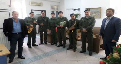 Έ&psi;&alpha;&lambda;&alpha;&nu; &tau;&alpha; &kappa;ά&lambda;&alpha;&nu;&tau;&alpha; &sigma;&tau;&omicron;&nu; &Delta;ή&mu;&alpha;&rho;&chi;&omicron; &kappa;&alpha;&iota; &tau;&omicron;&upsilon;&sigmaf; &Alpha;&nu;&tau;&iota;&delta;&eta;&mu;ά&rho;&chi;&omicron;&upsilon;&sigmaf; &Lambda;ή&mu;&nu;&omicron;&upsilon; (photos)