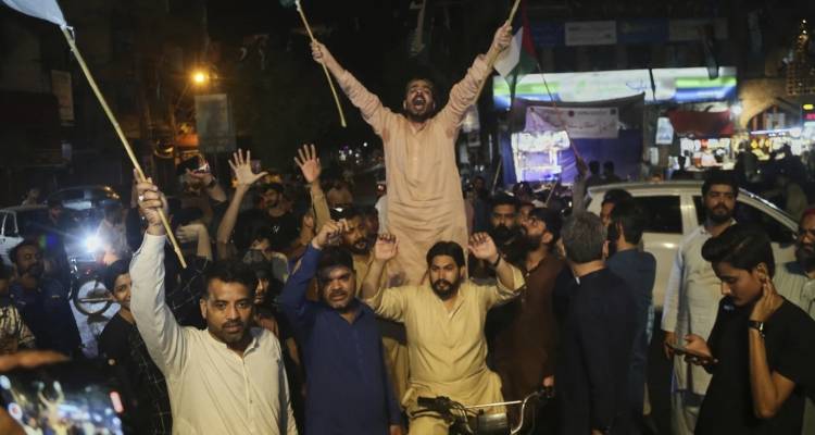 Τι κρύβεται πίσω από τη σύγκρουση Ινδίας-Πακιστάν -Πόσο πιθανός είναι ένας νέος πόλεμος, η ανάλυση του Bloomberg