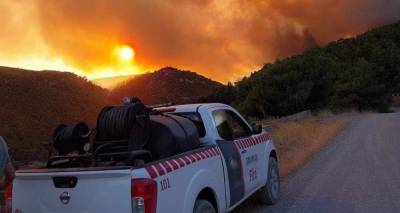 &Sigma;&kappa;&lambda;&eta;&rho;ή &mu;ά&chi;&eta; &gamma;&iota;&alpha; &nu;&alpha; &mu;&eta;&nu; &pi;&epsilon;&rho;ά&sigma;&epsilon;&iota; &eta; &phi;&omega;&tau;&iota;ά &alpha;&pi;ό &tau;&alpha; &Delta;&epsilon;&rho;&beta;&epsilon;&nu;&omicron;&chi;ώ&rho;&iota;&alpha; &sigma;&epsilon; &Mu;&alpha;&gamma;&omicron;ύ&lambda;&alpha; | &Rho;ί&psi;&epsilon;&iota;&sigmaf; &nu;&epsilon;&rho;&omicron;ύ &alpha;&pi;ό &tau;&alpha; &epsilon;&nu;&alpha;έ&rho;&iota;&alpha;