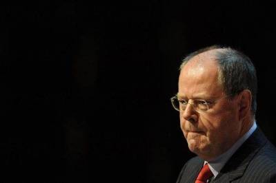 Πέερ Στάινμπρουκ: Η τρόϊκα ρίχνει τους Έλληνες στο Αιγαίο