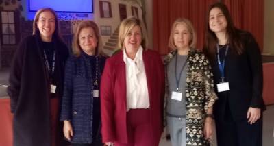 &Sigma;&tau;&omicron; &Gamma;&Epsilon;&Lambda; &Mu;&omicron;ύ&delta;&rho;&omicron;&upsilon; &Omicron;&mu;ά&delta;&alpha; &Sigma;&upsilon;&mu;&beta;&omicron;ύ&lambda;&omega;&nu; &Sigma;&tau;&alpha;&delta;&iota;&omicron;&delta;&rho;&omicron;&mu;ί&alpha;&sigmaf;