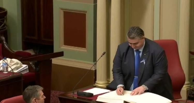 &Sigma;&tau;&iota;&gamma;&mu;&iota;ό&tau;&upsilon;&pi;&omicron; &alpha;&pi;ό &tau;&eta;&nu; &omicron;&rho;&kappa;&omicron;&mu;&omega;&sigma;ί&alpha; &tau;&omicron;&upsilon; &omicron;&mu;&omicron;&gamma;&epsilon;&nu;&omicron;ύ&sigmaf; &pi;&omicron;&lambda;&iota;&tau;&iota;&kappa;&omicron;ύ &Lambda;&iota; &Tau;&alpha;&rho;&lambda;ά&mu;&eta; &tau;&eta;&nu; &pi;&epsilon;&rho;&alpha;&sigma;&mu;έ&nu;&eta; &epsilon;&beta;&delta;&omicron;&mu;ά&delta;&alpha;. &Phi;ώ&tau;&omicron;: Supplied