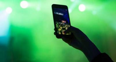 Οθόνες και η κουλτούρα του κενού