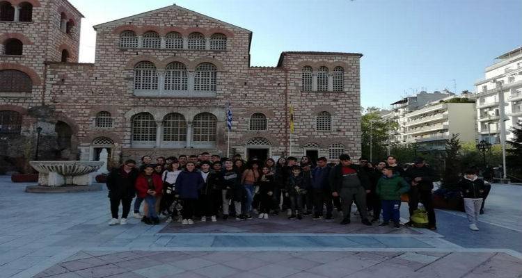 &Tau;&omicron; &Gamma;&upsilon;&mu;&nu;ά&sigma;&iota;&omicron; &Mu;&omicron;ύ&delta;&rho;&omicron;&upsilon; &pi;&epsilon;&rho;&iota;&eta;&gamma;&epsilon;ί&tau;&alpha;&iota; &sigma;&tau;&eta; &Beta;ό&rho;&epsilon;&iota;&alpha; &Epsilon;&lambda;&lambda;ά&delta;&alpha; (photos)