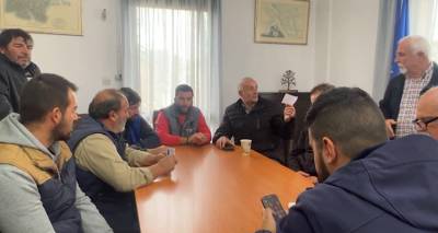 30.000 &alpha;&iota;&gamma;&omicron;&pi;&rho;ό&beta;&alpha;&tau;&alpha; &epsilon;&gamma;&kappa;&lambda;&omega;&beta;&iota;&sigma;&mu;έ&nu;&alpha; &sigma;&tau;&eta; &Lambda;ή&mu;&nu;&omicron; | &Sigma;&epsilon; &alpha;&pi;ό&gamma;&nu;&omega;&sigma;&eta; &omicron;&iota; &alpha;&gamma;&rho;ό&tau;&epsilon;&sigmaf;: &laquo;&Delta;&epsilon;&nu; &pi;ά&epsilon;&iota; ά&lambda;&lambda;&omicron;&raquo; (video)