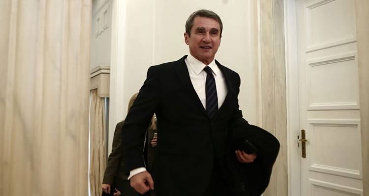 &Omicron; &Alpha;&nu;&delta;&rho;έ&alpha;&sigmaf; &Lambda;&omicron;&beta;έ&rho;&delta;&omicron;&sigmaf; &iota;&delta;&rho;ύ&epsilon;&iota; &kappa;ό&mu;&mu;&alpha; &epsilon;&nu;ό&psi;&epsilon;&iota; &epsilon;&upsilon;&rho;&omega;&epsilon;&kappa;&lambda;&omicron;&gamma;ώ&nu;