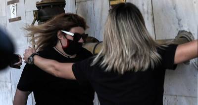 &Theta;ά&nu;&alpha;&tau;&omicron;&sigmaf; &tau;&rho;&iota;ώ&nu; &pi;&alpha;&iota;&delta;&iota;ώ&nu; &sigma;&tau;&eta;&nu; &Pi;ά&tau;&rho;&alpha;: &Sigma;&tau;&eta; &Gamma;&Alpha;&Delta;&Alpha; &eta; &Delta;ή&mu;&eta;&tau;&rho;&alpha; &Pi;&iota;&sigma;&pi;&iota;&rho;ί&gamma;&kappa;&omicron;&upsilon; - &Tau;&eta;&nu; &alpha;&pi;&omicron;&delta;&omicron;&kappa;ί&mu;&alpha;&sigma;&alpha;&nu;