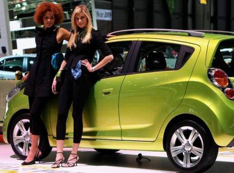 Μείωση φόρου μεταβίβασης ακινήτων και παράταση απόσυρσης ΙΧ