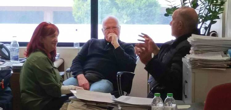 &Sigma;&upsilon;&nu;ά&nu;&tau;&eta;&sigma;&eta; &Beta;&lambda;ά&tau;&tau;&alpha; &mu;&epsilon; &tau;&omicron;&nu; &Pi;&rho;ό&epsilon;&delta;&rho;&omicron; &tau;&omicron;&upsilon; &Epsilon;&Lambda;&Gamma;&Alpha;