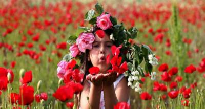 Αύριο καλωσορίζουμε και επίσημα την Ανοιξη