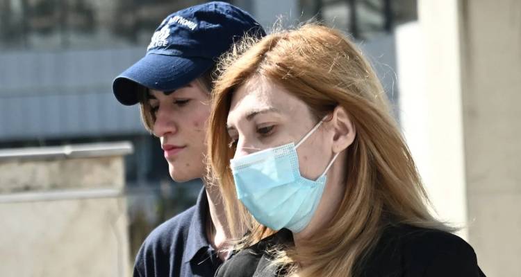 &Kappa;&alpha;&tau;&alpha;&pi;έ&lambda;&tau;&eta;&sigmaf; &eta; &epsilon;&iota;&sigma;&alpha;&gamma;&gamma;&epsilon;&lambda;έ&alpha;&sigmaf; &kappa;&alpha;&tau;ά &Pi;&iota;&sigma;&pi;&iota;&rho;ί&gamma;&kappa;&omicron;&upsilon;: Έ&nu;&omicron;&chi;&eta; &gamma;&iota;&alpha; &tau;&omicron; &theta;ά&nu;&alpha;&tau;&omicron; &Mu;&alpha;&lambda;έ&nu;&alpha;&sigmaf; &kappa;&alpha;&iota; Ί&rho;&iota;&delta;&alpha;&sigmaf; -&laquo;&Iota;&phi;&iota;&gamma;έ&nu;&epsilon;&iota;&epsilon;&sigmaf; &gamma;&iota;&alpha; &nu;&alpha; &zeta;&epsilon;&iota; &tau;&omicron; &sigma;&upsilon;&zeta;&upsilon;&gamma;&iota;&kappa;ό ό&nu;&epsilon;&iota;&rho;&omicron;&raquo;