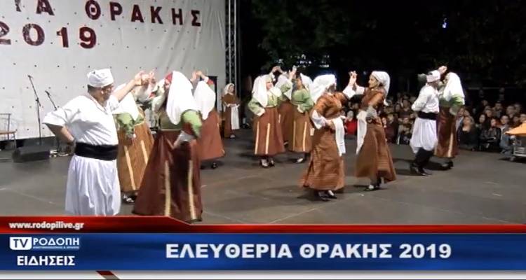 &Omicron; &Kappa;&epsilon;&chi;&alpha;&gamma;&iota;ά&sigmaf; &sigma;&tau;&eta;&nu; &kappa;&alpha;&rho;&delta;&iota;ά &tau;&eta;&sigmaf; &Kappa;&omicron;&mu;&omicron;&tau;&eta;&nu;ή&sigmaf; | &Omicron; &Sigma;ύ&lambda;&lambda;&omicron;&gamma;&omicron;&sigmaf; &Alpha;&nu;&delta;&rho;&omega;&nu;ί&omicron;&upsilon; &pi;&rho;&omicron;&beta;ά&lambda;&epsilon;&iota; &tau;&eta; &Lambda;ή&mu;&nu;&omicron;