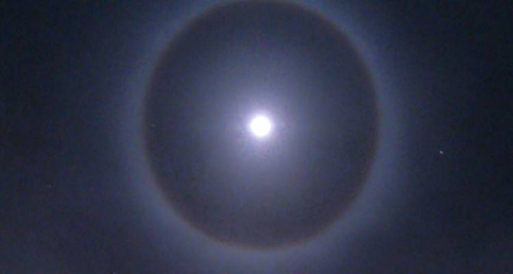 &Sigma;&epsilon;&lambda;&eta;&nu;&iota;&alpha;&kappa;ή ά&lambda;&omega;&sigmaf;: &Epsilon;&nu;&tau;&upsilon;&pi;&omega;&sigma;&iota;&alpha;&kappa;έ&sigmaf; &epsilon;&iota;&kappa;ό&nu;&epsilon;&sigmaf; &alpha;&pi;ό &tau;&omicron;&nu; &omicron;&upsilon;&rho;&alpha;&nu;ό &tau;&eta;&sigmaf; &Lambda;ή&mu;&nu;&omicron;&upsilon;