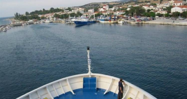 &Sigma;&alpha;&mu;&omicron;&theta;&rho;ά&kappa;&eta;: &Tau;&iota; &sigma;&upsilon;&zeta;&eta;&tau;ή&theta;&eta;&kappa;&epsilon; &sigma;&tau;&omicron; &Delta;&eta;&mu;&omicron;&tau;&iota;&kappa;ό &Sigma;&upsilon;&mu;&beta;&omicron;ύ&lambda;&iota;&omicron; &gamma;&iota;&alpha; &tau;&eta; &sigma;ύ&nu;&delta;&epsilon;&sigma;&eta; &tau;&omicron;&upsilon; &nu;&eta;&sigma;&iota;&omicron;ύ &mu;&epsilon; &tau;&eta; &Lambda;ή&mu;&nu;&omicron;