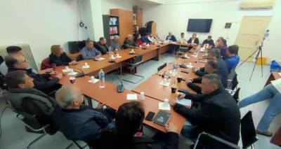 &Lambda;ή&mu;&nu;&omicron;&sigmaf;:  &Tau;&omicron; &Delta;&eta;&mu;&omicron;&tau;&iota;&kappa;ό &Sigma;&upsilon;&mu;&beta;&omicron;ύ&lambda;&iota;&omicron; &epsilon;&nu;έ&kappa;&rho;&iota;&nu;&epsilon; &psi;ή&phi;&iota;&sigma;&mu;&alpha; &epsilon;&nu;ά&nu;&tau;&iota;&alpha; &sigma;&tau;&eta;&nu; ί&delta;&rho;&upsilon;&sigma;&eta; &iota;&delta;&iota;&omega;&tau;&iota;&kappa;ώ&nu; &pi;&alpha;&nu;&epsilon;&pi;&iota;&sigma;&tau;&eta;&mu;ί&omega;&nu;