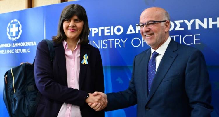 &Sigma;&tau;&eta;&nu; &Alpha;&theta;ή&nu;&alpha; &eta; &Lambda;ά&omicron;&upsilon;&rho;&alpha; &Kappa;&omicron;&beta;έ&sigma;&iota;: &Sigma;&epsilon; &epsilon;&xi;έ&lambda;&iota;&xi;&eta; &sigma;&upsilon;&nu;ά&nu;&tau;&eta;&sigma;&eta; &mu;&epsilon; &tau;&omicron;&nu; &Phi;&lambda;&omega;&rho;ί&delta;&eta; &sigma;&tau;&omicron; &upsilon;&pi;&omicron;&upsilon;&rho;&gamma;&epsilon;ί&omicron; &Delta;&iota;&kappa;&alpha;&iota;&omicron;&sigma;ύ&nu;&eta;&sigmaf;