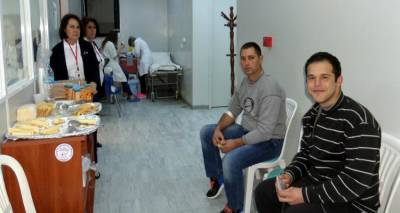 &laquo;&Epsilon;&upsilon;&chi;&alpha;&rho;&iota;&sigma;&tau;ώ&raquo; &alpha;&pi;ό &tau;&omicron;&nu; &Sigma;ύ&lambda;&lambda;&omicron;&gamma;&omicron; &Epsilon;&theta;&epsilon;&lambda;&omicron;&nu;&tau;ώ&nu; &Alpha;&iota;&mu;&omicron;&delta;&omicron;&tau;ώ&nu; &Lambda;ή&mu;&nu;&omicron;&upsilon;