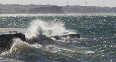 &Alpha;&pi;&alpha;&gamma;ό&rho;&epsilon;&upsilon;&sigma;&eta; &alpha;&pi;ό&pi;&lambda;&omicron;&upsilon; &alpha;&pi;ό  &Lambda;&alpha;ύ&rho;&iota;&omicron;... &kappa;&alpha;&iota; &pi;&omicron;&iota;&omicron;&sigmaf; &nu;&omicron;&iota;ά&zeta;&epsilon;&tau;&alpha;&iota;;