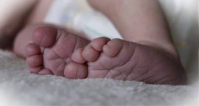 &Nu;&epsilon;&kappa;&rho;ό &beta;&rho;έ&phi;&omicron;&sigmaf; &delta;ύ&omicron; &mu;&eta;&nu;ώ&nu; &sigma;&tau;&eta; &Mu;&upsilon;&tau;&iota;&lambda;ή&nu;&eta; - &Theta;&rho;ί&lambda;&epsilon;&rho; &gamma;ύ&rho;&omega; &alpha;&pi;ό &tau;&iota;&sigmaf; &sigma;&upsilon;&nu;&theta;ή&kappa;&epsilon;&sigmaf; &theta;&alpha;&nu;ά&tau;&omicron;&upsilon; &tau;&omicron;&upsilon;