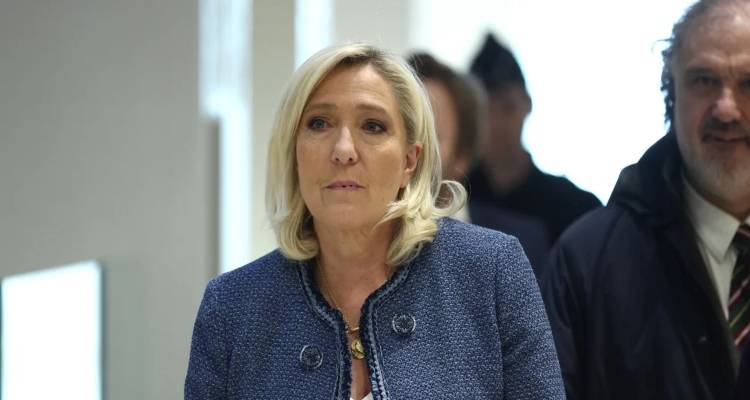 Ένοχη η Λεπέν για υπεξαίρεση δημοσίου χρήματος -5 χρόνια στέρηση του δικαιώματος του εκλέγεσθαι