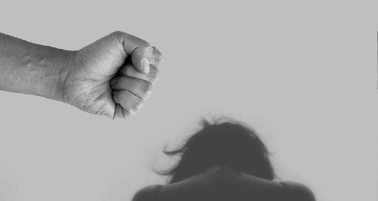 &Epsilon;&nu;&delta;&omicron;&omicron;&iota;&kappa;&omicron;&gamma;&epsilon;&nu;&epsilon;&iota;&alpha;&kappa;ή &beta;ί&alpha;: &Tau;&omicron; &pi;&rho;&omicron;&phi;ί&lambda; &tau;&omicron;&upsilon; &theta;ύ&tau;&eta; | &Eta; &epsilon;&pi;&iota;&beta;ά&rho;&upsilon;&nu;&sigma;&eta; &tau;&omega;&nu; lockdown