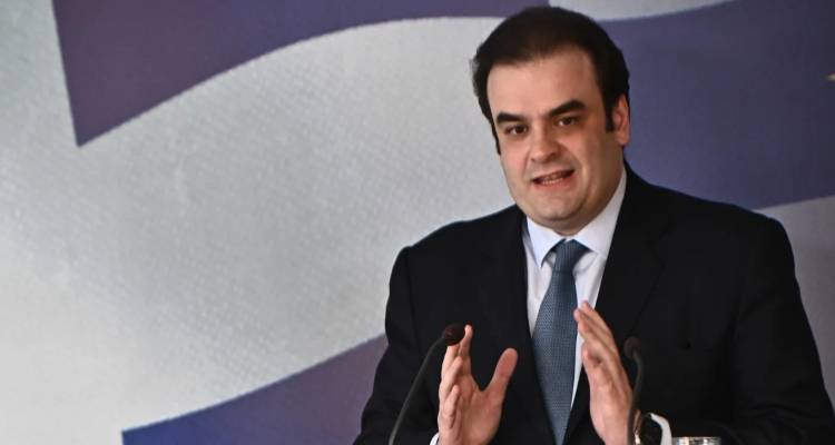 Σε διαβούλευση το νομοσχέδιο για τα 250 ευρώ σε συνταξιούχους και ΑμεΑ, την επιστροφή ενοικίου και φοροελαφρύνσεις για ανακαίνιση