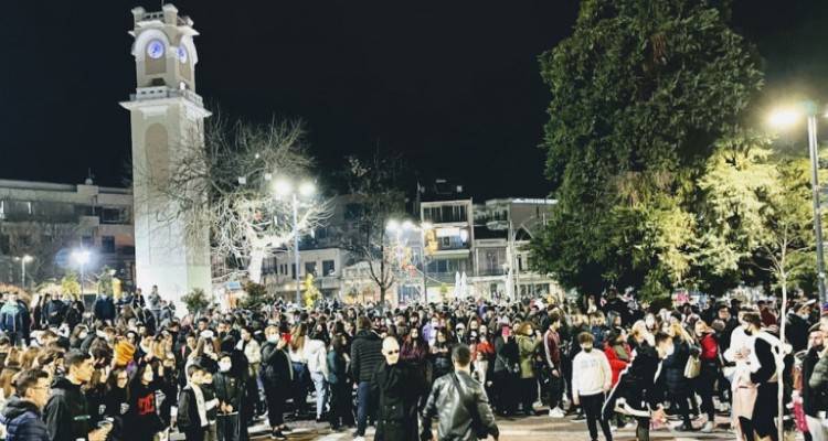 &Xi;ά&nu;&theta;&eta;: &Tau;&iota; &alpha;&pi;&alpha;&nu;&tau;ά &omicron; &Pi;&rho;ό&epsilon;&delta;&rho;&omicron;&sigmaf; &tau;&omicron;&upsilon; &Kappa;έ&nu;&tau;&rho;&omicron;&upsilon; &Pi;&omicron;&lambda;&iota;&tau;&iota;&sigma;&mu;&omicron;ύ &tau;&omicron;&upsilon; &Delta;ή&mu;&omicron;&upsilon; &gamma;&iota;&alpha; &tau;&omicron; &xi;έ&phi;&rho;&epsilon;&nu;&omicron; &kappa;&alpha;&rho;&nu;&alpha;&beta;&alpha;&lambda;ί&sigma;&tau;&iota;&kappa;&omicron; &gamma;&lambda;έ&nu;&tau;&iota; -&laquo;&Kappa;&alpha;&mu;ί&alpha; &sigma;&chi;έ&sigma;&eta; &mu;&epsilon; &tau;&eta;&nu; &pi;&rho;&alpha;&gamma;&mu;&alpha;&tau;&iota;&kappa;ό&tau;&eta;&tau;&alpha;&raquo;