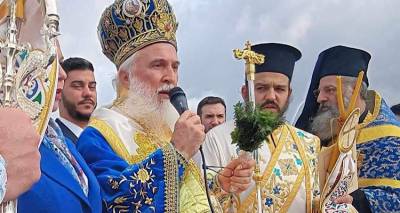 &Lambda;ή&mu;&nu;&omicron;&upsilon; &Iota;&epsilon;&rho;ό&theta;&epsilon;&omicron;&sigmaf;: &laquo;&Alpha;&sigmaf; &alpha;&gamma;&alpha;&pi;ή&sigma;&omicron;&upsilon;&mu;&epsilon; &tau;&omicron; &Phi;&Omega;&Sigma; &gamma;&iota;&alpha; &nu;&alpha; &zeta;ή&sigma;&omicron;&upsilon;&mu;&epsilon;&raquo;