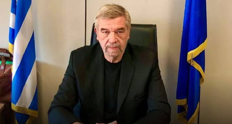 &laquo;&Beta;ό&mu;&beta;&alpha;&raquo; &Sigma;&tau;&epsilon;&phi;&alpha;&nu;ή &sigma;&tau;&eta; &Sigma;ά&mu;&omicron; &mu;&epsilon; &upsilon;&pi;&omicron;&psi;ή&phi;&iota;&omicron; &tau;&omicron;&nu; &Pi;&alpha;&nu;&omicron;&upsilon;&rho;ά&kappa;&eta; &ndash; &laquo;&Alpha;&upsilon;&tau;&omicron;&nu;ό&eta;&tau;&eta; &eta; &pi;&alpha;&rho;&alpha;ί&tau;&eta;&sigma;ή &tau;&omicron;&upsilon;&raquo;, &lambda;έ&epsilon;&iota; &omicron; &Mu;&omicron;&upsilon;&tau;&zeta;&omicron;ύ&rho;&eta;&sigmaf;