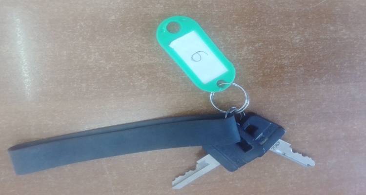 &Mu;ύ&rho;&iota;&nu;&alpha;: &Beta;&rho;έ&theta;&eta;&kappa;&alpha;&nu; &tau;&alpha; &kappa;&lambda;&epsilon;&iota;&delta;&iota;ά &tau;&eta;&sigmaf; &phi;&omega;&tau;&omicron;&gamma;&rho;&alpha;&phi;ί&alpha;&sigmaf;