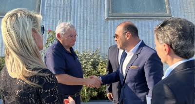 &Rho;ό&mu;&pi;&epsilon;&rho;&tau; &Mu;&epsilon;&nu;έ&nu;&tau;&epsilon;&zeta;: &Mu;&epsilon;&tau;ά &tau;&omicron; &rho;ά&pi;&iota;&sigma;&mu;&alpha; &sigma;&tau;&eta;&nu; &Tau;&omicron;&upsilon;&rho;&kappa;ί&alpha;, &sigma;&epsilon; &Alpha;&lambda;&epsilon;&xi;&alpha;&nu;&delta;&rho;&omicron;ύ&pi;&omicron;&lambda;&eta; &kappa;&alpha;&iota; &Sigma;&pi;έ&tau;&sigma;&epsilon;&sigmaf;
