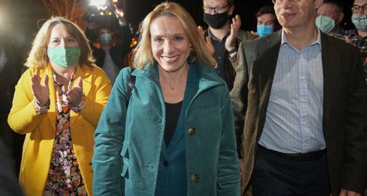 &Beta;&rho;&epsilon;&tau;&alpha;&nu;ί&alpha;&ndash; &Alpha;&nu;&alpha;&pi;&lambda;&eta;&rho;&omega;&mu;&alpha;&tau;&iota;&kappa;έ&sigmaf; &epsilon;&kappa;&lambda;&omicron;&gamma;έ&sigmaf;: Ή&tau;&tau;&alpha; &tau;&omega;&nu; &Sigma;&upsilon;&nu;&tau;&eta;&rho;&eta;&tau;&iota;&kappa;ώ&nu; &sigma;&tau;&omicron;  &Beta;ό&rho;&epsilon;&iota;&omicron; &Sigma;&rho;&omicron;&pi;&sigma;ί&rho;