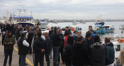 &Kappa;&iota;&nu;&eta;&tau;&omicron;&pi;&omicron;&iota;ή&sigma;&epsilon;&iota;&sigmaf; &alpha;&pi;ό &tau;&omicron;&upsilon;&sigmaf; &psi;&alpha;&rho;ά&delta;&epsilon;&sigmaf; &tau;&eta;&sigmaf; &chi;ώ&rho;&alpha;&sigmaf; | &Kappa;&alpha;&pi;&nu;&omicron;&gamma;ό&nu;&alpha; &kappa;&alpha;&iota; &phi;&omega;&tau;&omicron;&beta;&omicron;&lambda;ί&delta;&epsilon;&sigmaf; &sigma;&tau;&eta;&nu; &Alpha;&sigma;&tau;&upsilon;&pi;ά&lambda;&alpha;&iota;&alpha;