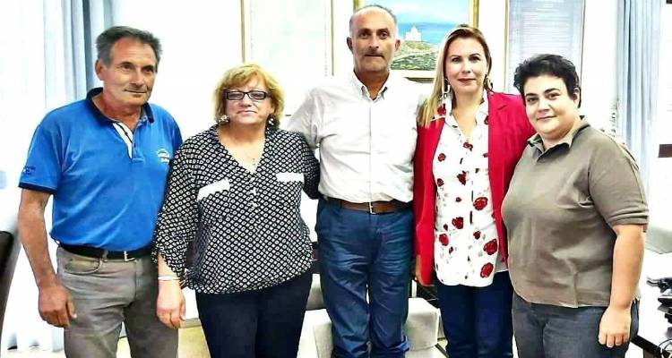 &Mu;&epsilon; &tau;&omicron;&nu; Έ&pi;&alpha;&rho;&chi;&omicron; &sigma;&upsilon;&nu;&alpha;&nu;&tau;ή&theta;&eta;&kappa;&epsilon; &eta; &laquo;&Nu;ί&kappa;&eta; &gamma;&iota;&alpha; &tau;&eta; &Lambda;ή&mu;&nu;&omicron;&raquo; (photos)