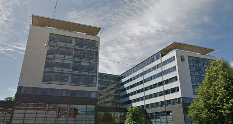 &Sigma;&omicron;&upsilon;&eta;&delta;ί&alpha;: &Sigma;&tau;&eta; &phi;&upsilon;&lambda;&alpha;&kappa;ή &gamma;&omicron;&nu;&epsilon;ί&sigmaf; &pi;&omicron;&upsilon; έ&kappa;&alpha;&nu;&alpha;&nu; &delta;&iota;&alpha;&tau;&rho;&omicron;&phi;ή &sigma;&tau;&omicron; &beta;&rho;έ&phi;&omicron;&sigmaf; &tau;&omicron;&upsilon;&sigmaf; &kappa;&alpha;&iota; &pi;&alpha;&rho;&alpha;&lambda;ί&gamma;&omicron; &nu;&alpha; &pi;&epsilon;&theta;ά&nu;&epsilon;&iota; &alpha;&pi;ό &tau;&eta;&nu; &pi;&epsilon;ί&nu;&alpha;