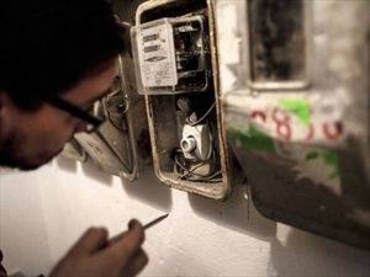 Ανακοινώθηκαν σήμερα τα μέτρα για να μην μένουν χωρίς ρεύμα οι ευπαθείς ομάδες