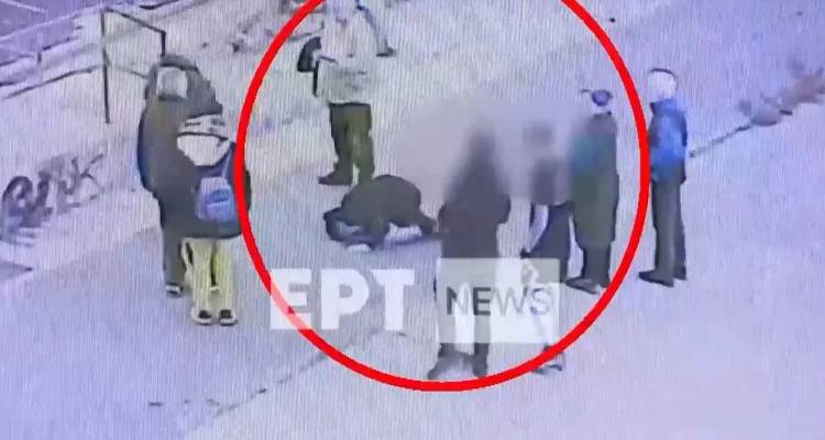 &Beta;ί&nu;&tau;&epsilon;&omicron; &nu;&tau;&omicron;&kappa;&omicron;&upsilon;&mu;έ&nu;&tau;&omicron;: &Eta; &sigma;&tau;&iota;&gamma;&mu;ή &tau;&eta;&sigmaf; &kappa;&alpha;&tau;ά&rho;&rho;&epsilon;&upsilon;&sigma;&eta;&sigmaf; &tau;&omicron;&upsilon; 18&chi;&rho;&omicron;&nu;&omicron;&upsilon; &mu;&epsilon;&tau;ά &tau;&eta;&nu; &epsilon;&pi;ί&theta;&epsilon;&sigma;&eta; &alpha;&pi;ό &pi;&alpha;&rho;έ&alpha; &alpha;&nu;&eta;&lambda;ί&kappa;&omega;&nu; &sigma;&tau;&eta;&nu; &Kappa;&alpha;&lambda;&lambda;&iota;&theta;έ&alpha;